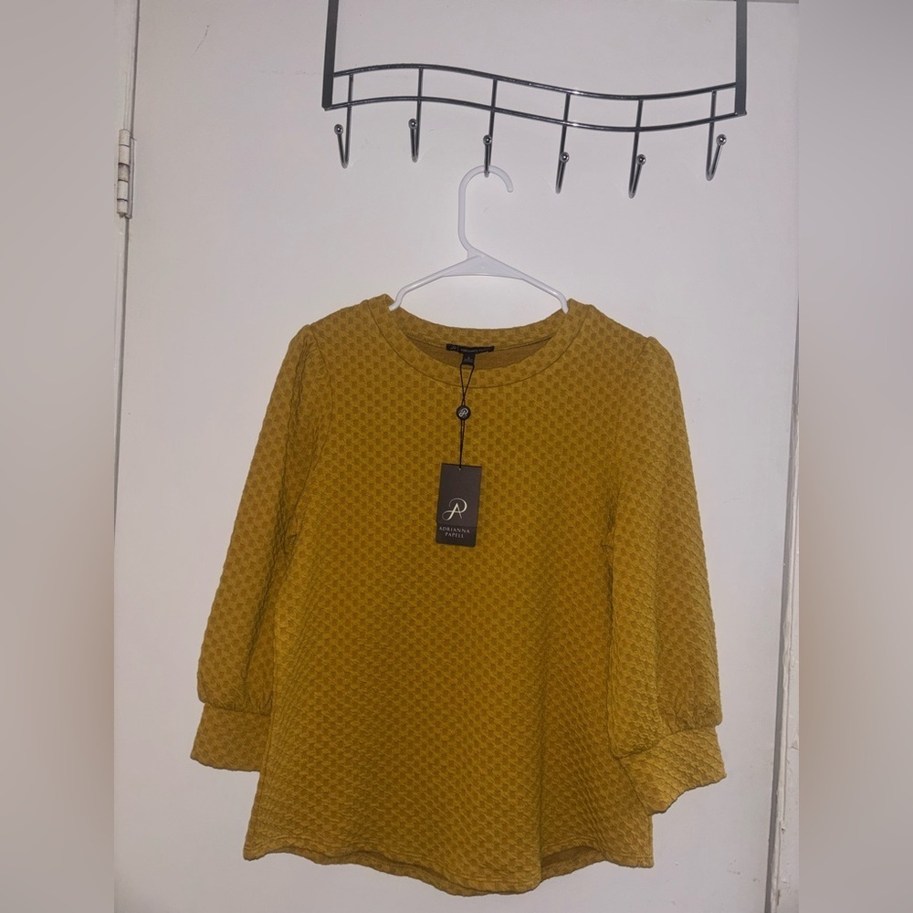 Adrianna Papell Mustard Blouse Size S HONEYCOMB KNIT 3/4 SLEEVE TOP - Picture 1 of 12